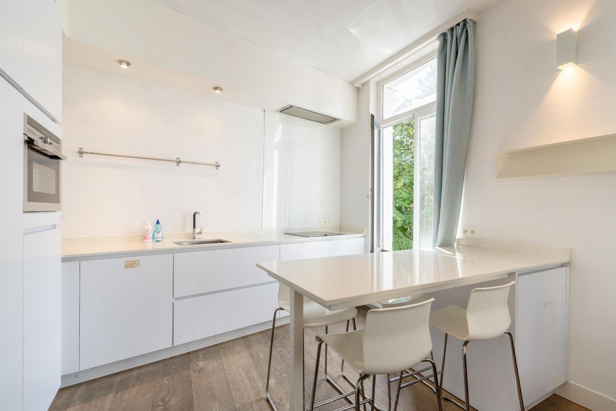 Light Modern Apartment In The Heart Of Antwerpen Exteriör bild